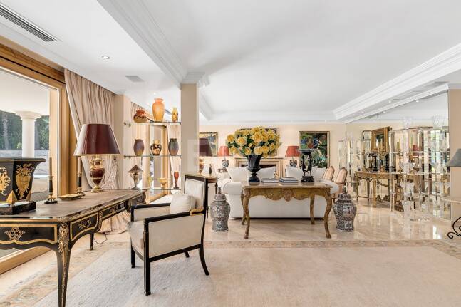 Mansión exclusiva en Nueva Andalucia eb ubicación privilegiada