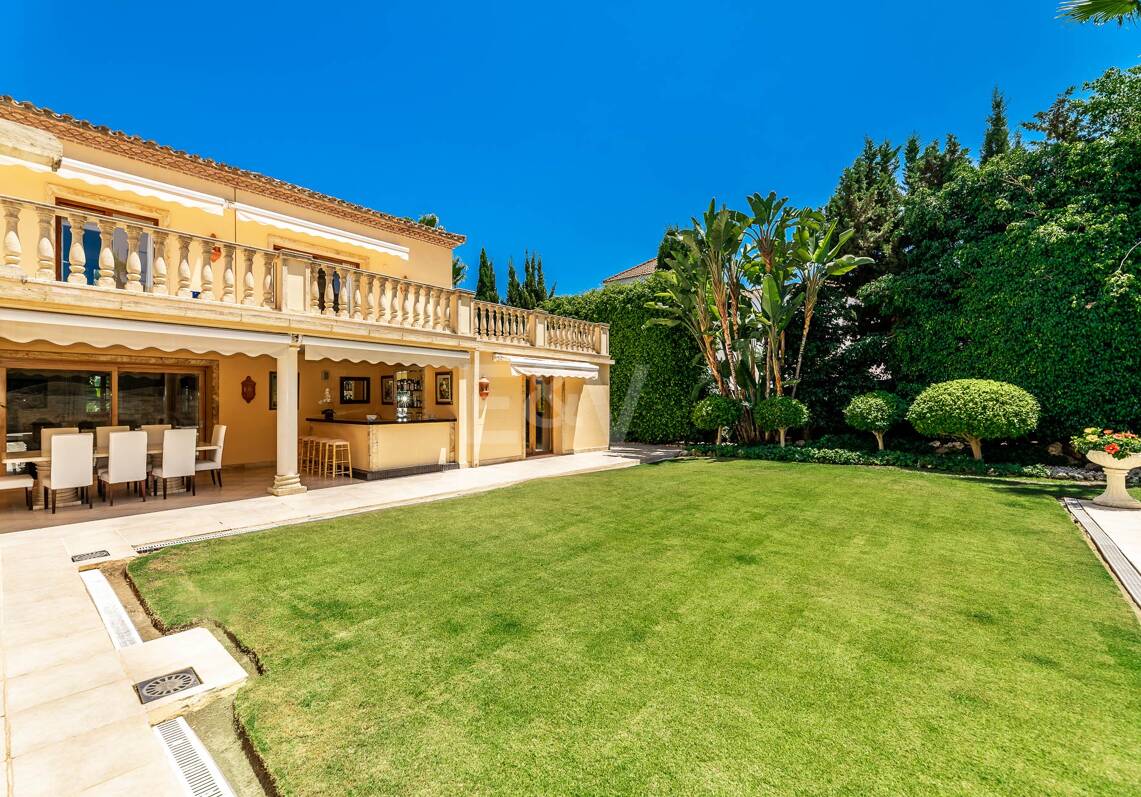 Exclusive mansion in Nueva Andalucia set in prime location