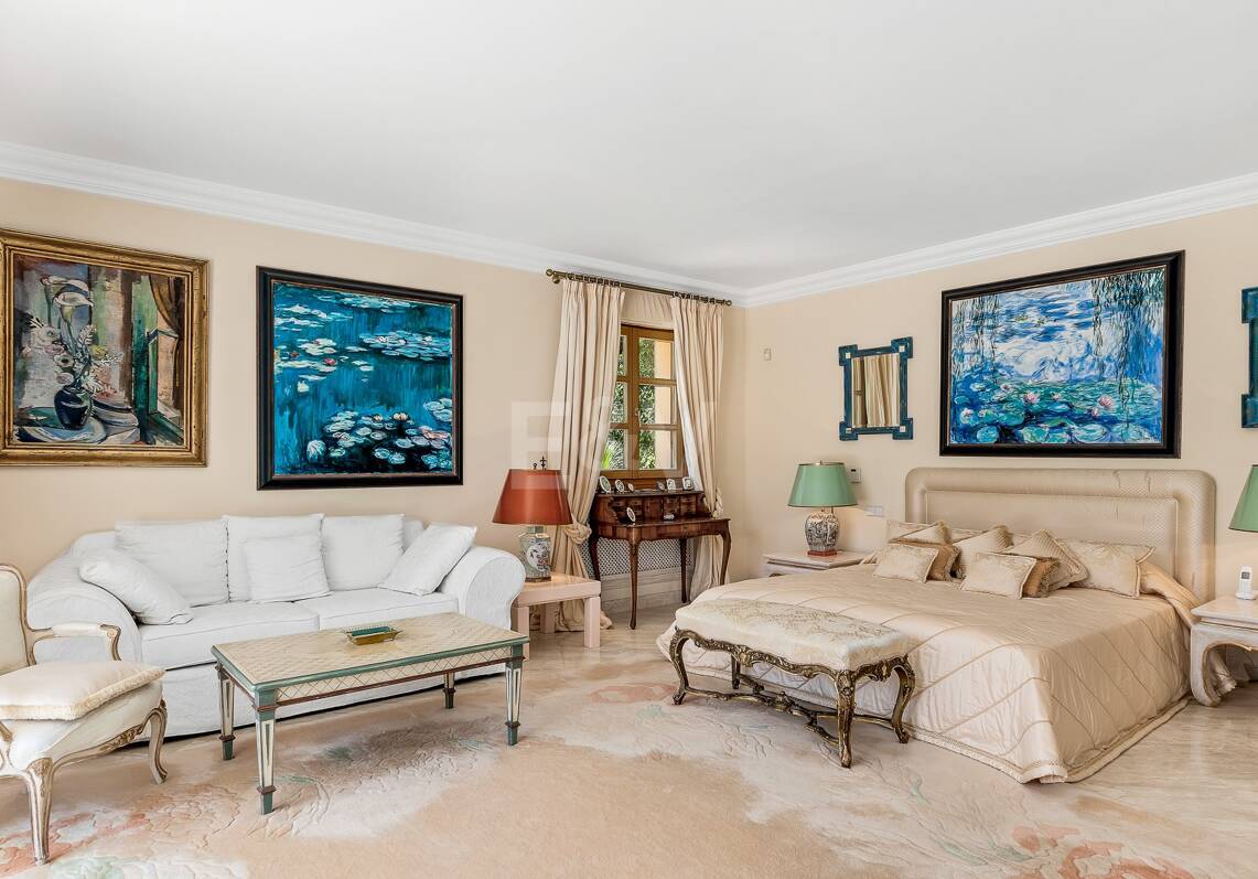 Exclusive mansion in Nueva Andalucia set in prime location