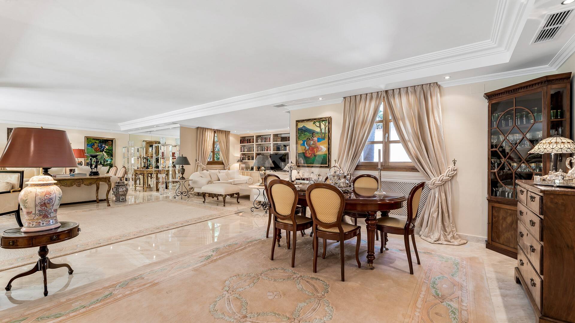 Exclusive mansion in Nueva Andalucia set in prime location