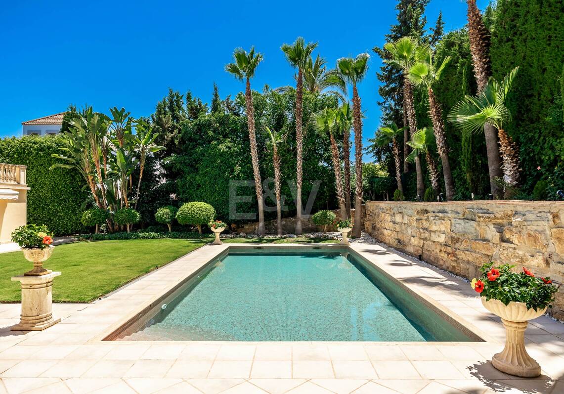 Exclusive mansion in Nueva Andalucia set in prime location