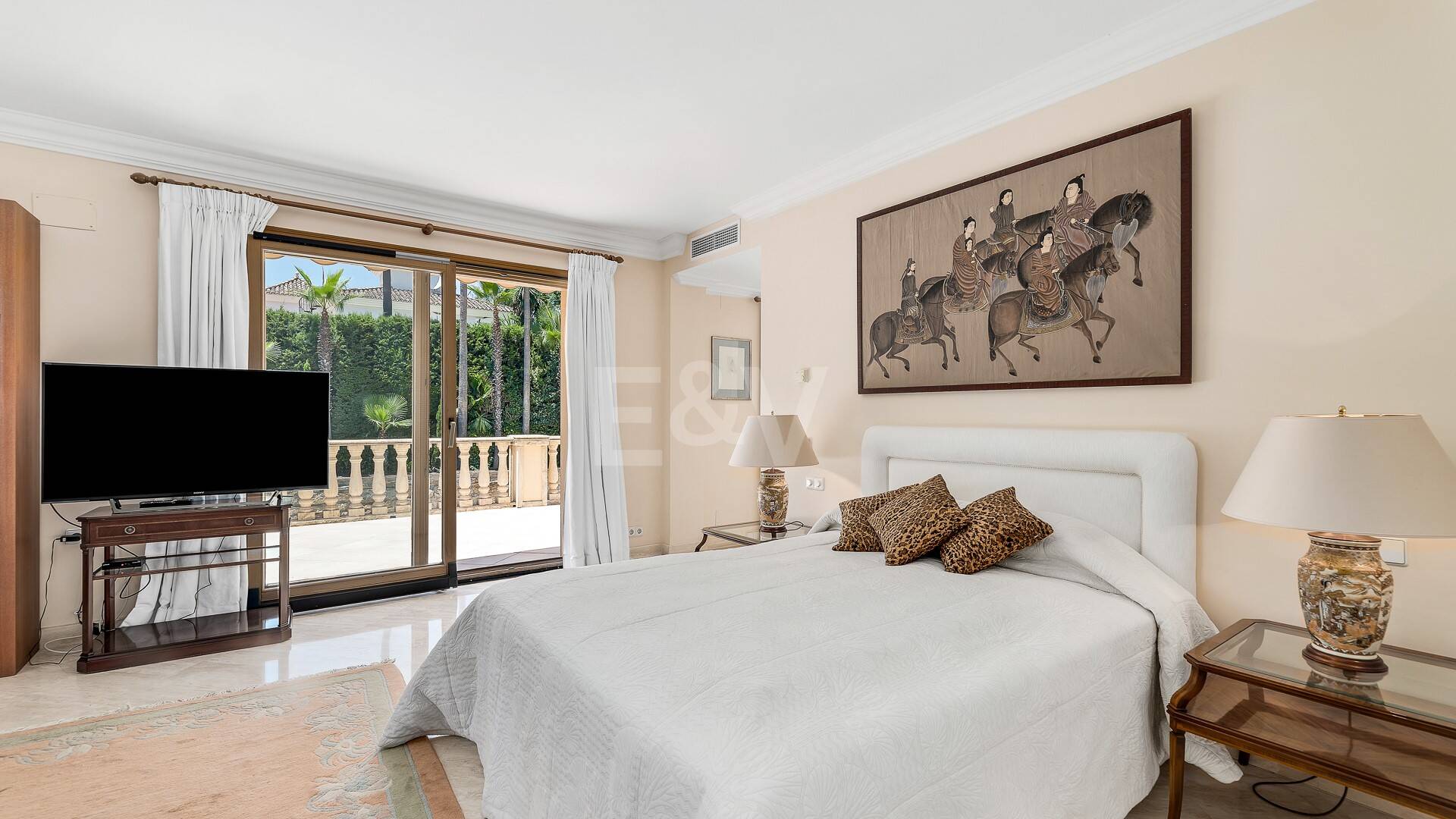 Exclusive mansion in Nueva Andalucia set in prime location