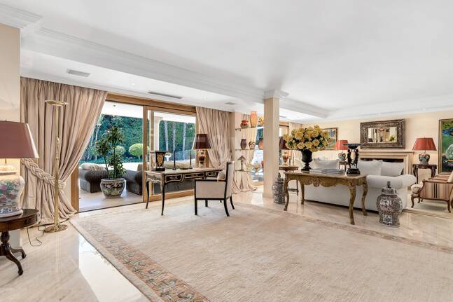 Mansión exclusiva en Nueva Andalucia eb ubicación privilegiada