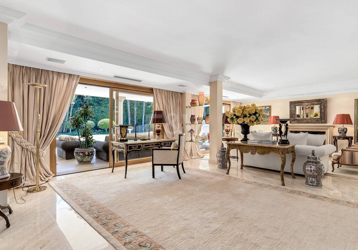Exclusive mansion in Nueva Andalucia set in prime location