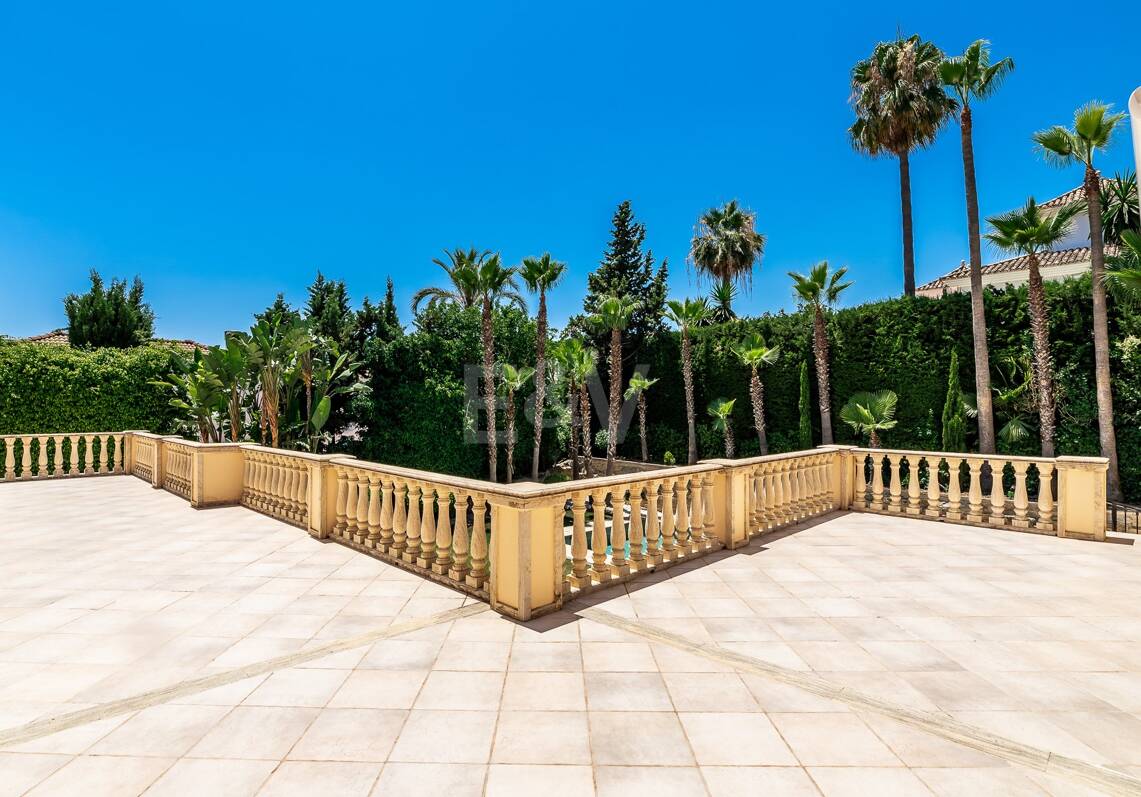 Exclusive mansion in Nueva Andalucia set in prime location
