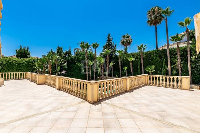 Mansión exclusiva en Nueva Andalucia eb ubicación privilegiada