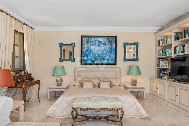 Mansión exclusiva en Nueva Andalucia eb ubicación privilegiada