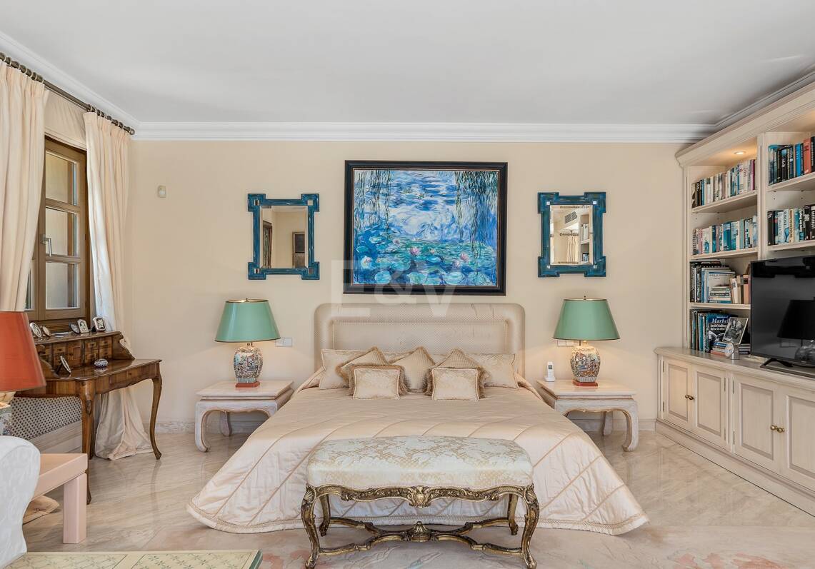 Exclusive mansion in Nueva Andalucia set in prime location