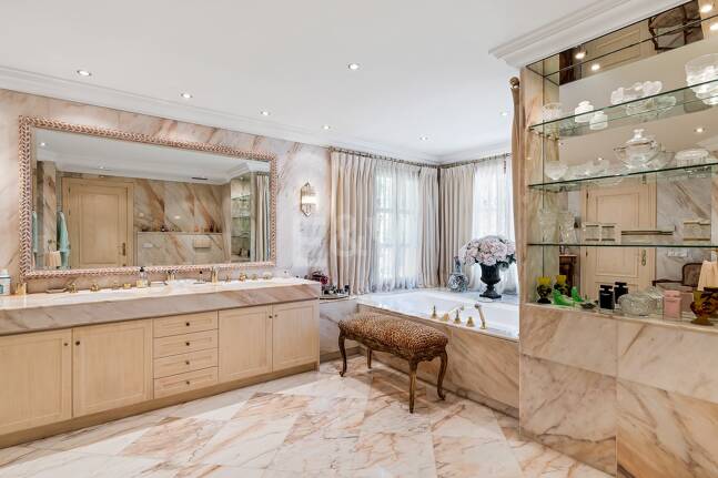 Mansión exclusiva en Nueva Andalucia eb ubicación privilegiada