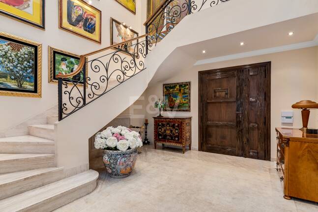 Mansión exclusiva en Nueva Andalucia eb ubicación privilegiada