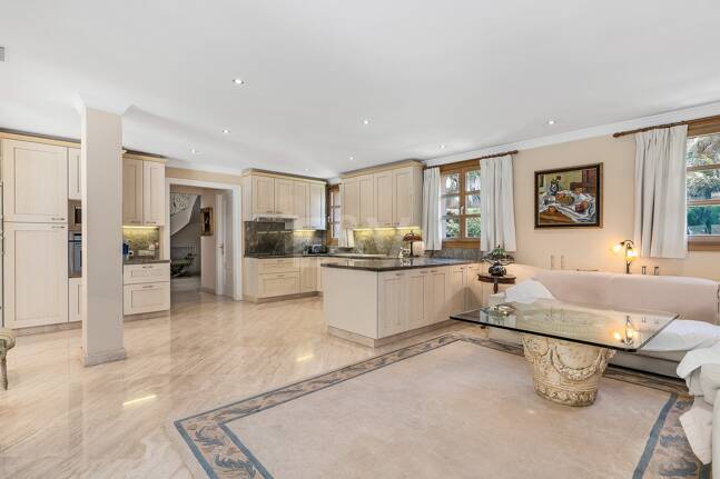 Mansión exclusiva en Nueva Andalucia eb ubicación privilegiada