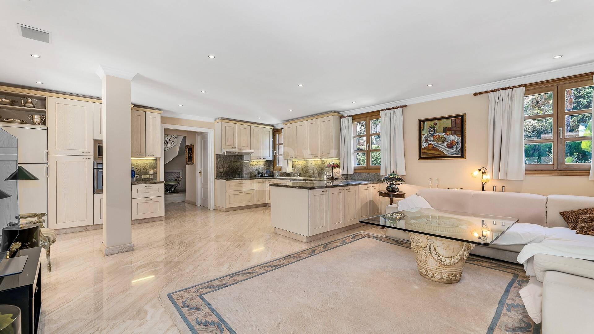 Exclusive mansion in Nueva Andalucia set in prime location