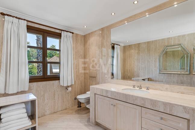 Mansión exclusiva en Nueva Andalucia eb ubicación privilegiada