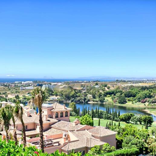 Ebene Parzelle in Los Flamingos Golf mit Meerblick.
