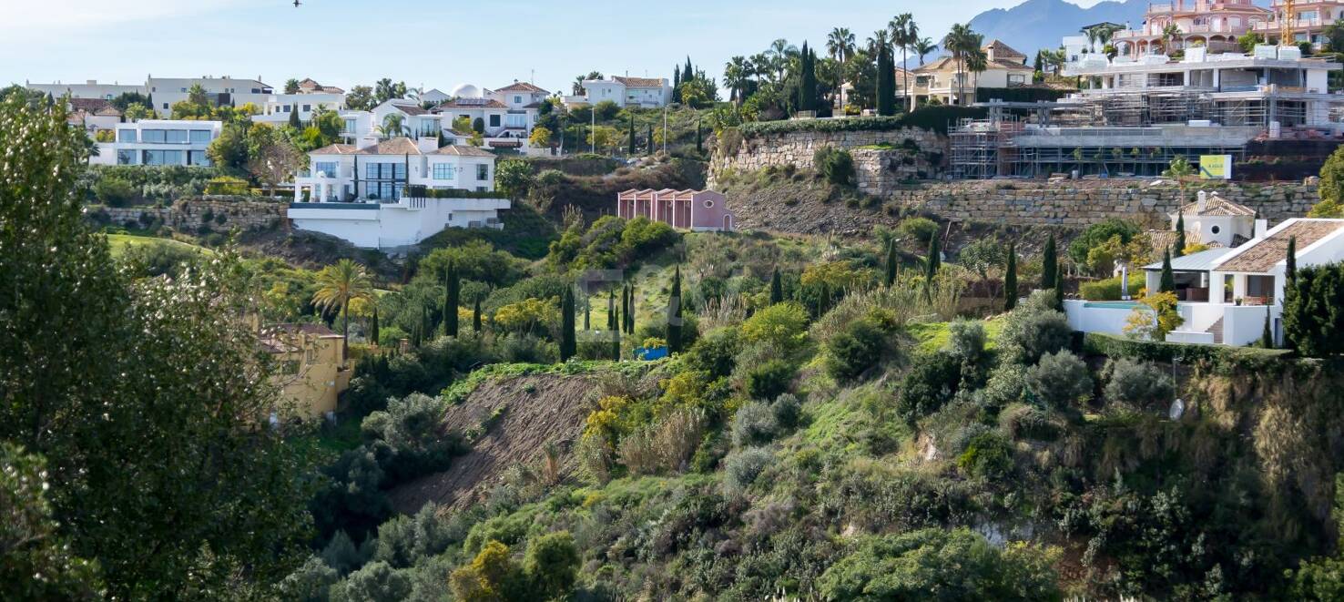 Ebene Parzelle in Los Flamingos Golf mit Meerblick.