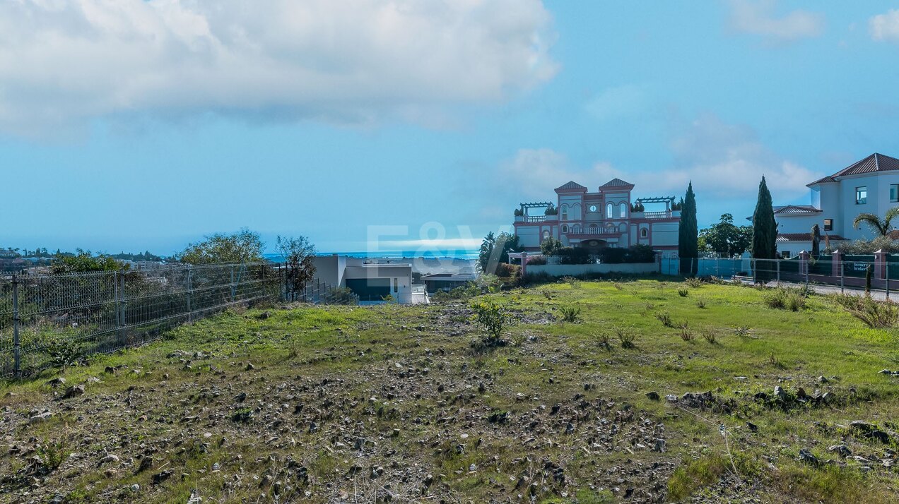 Ebene Parzelle in Los Flamingos Golf mit Meerblick.