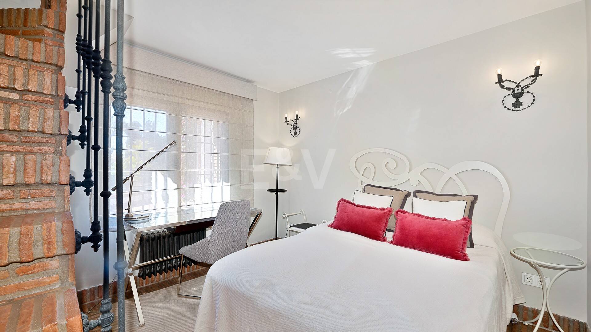 Chef-d'œuvre andalou à Las Chapas Playa près de la plage