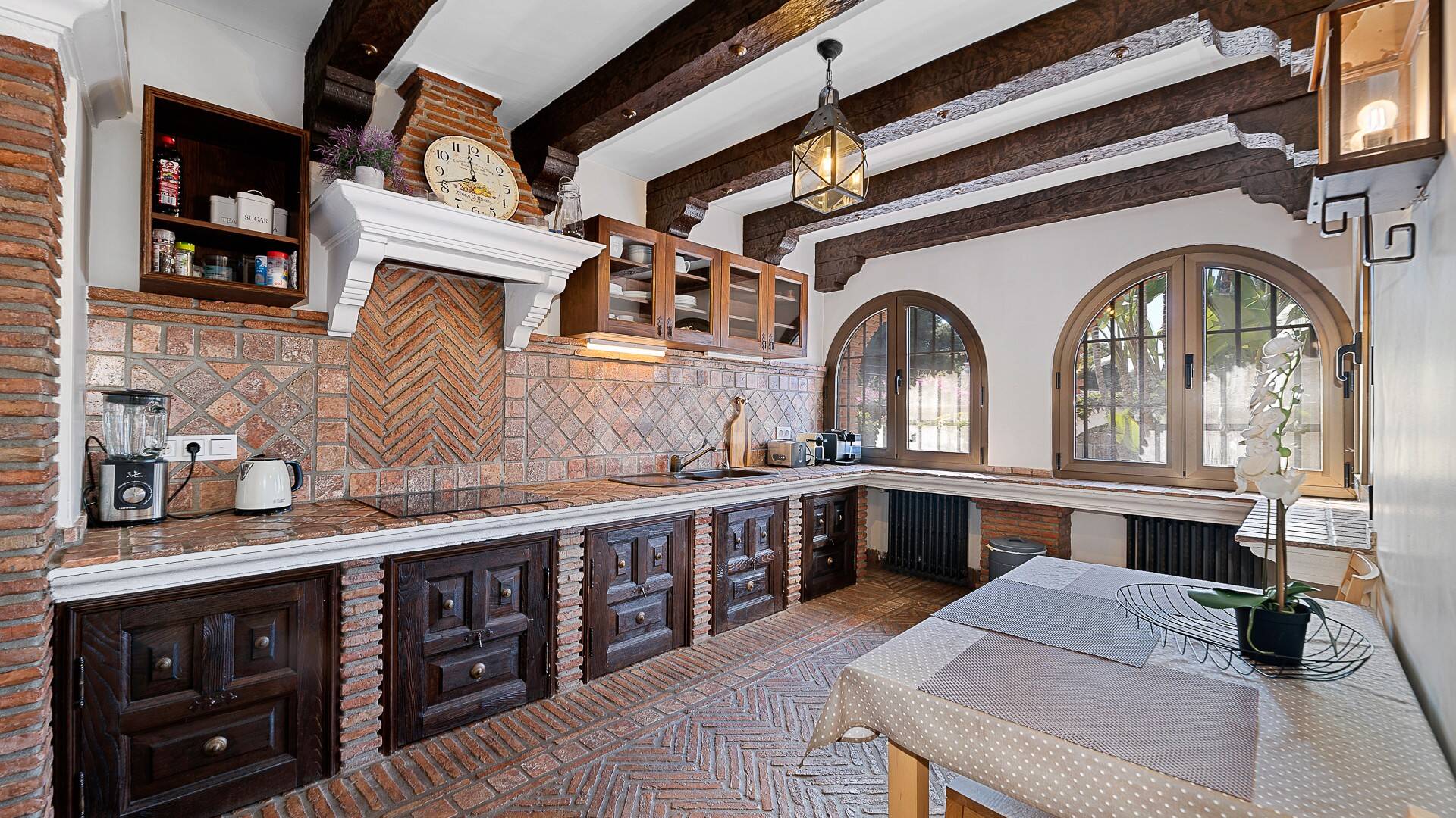 Chef-d'œuvre andalou à Las Chapas Playa près de la plage