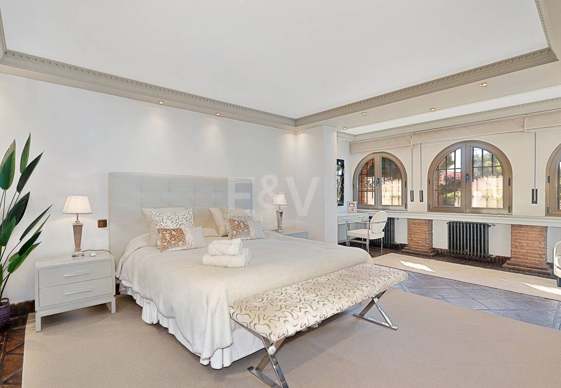 Andalucian mästerverk i Las Chapas Playa nära stranden