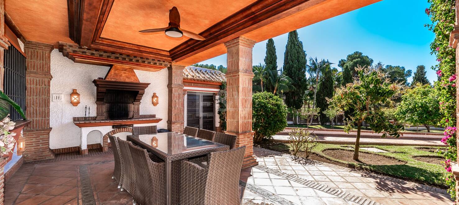 Andalucian Masterpiece in Las Chapas Playa Near the Beach