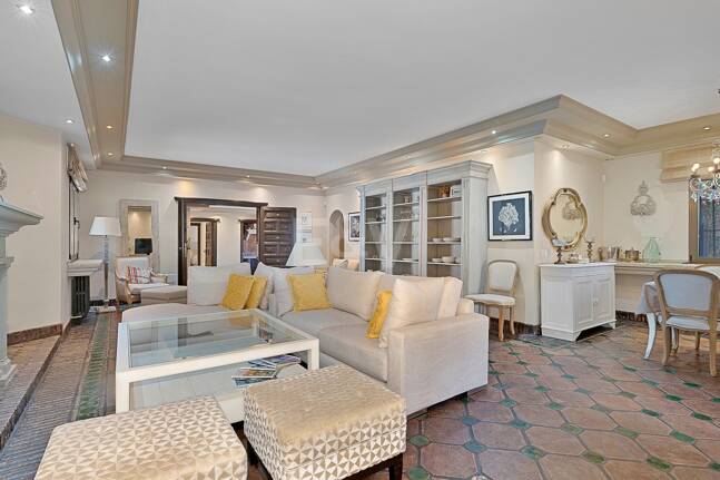 Andalucian mästerverk i Las Chapas Playa nära stranden