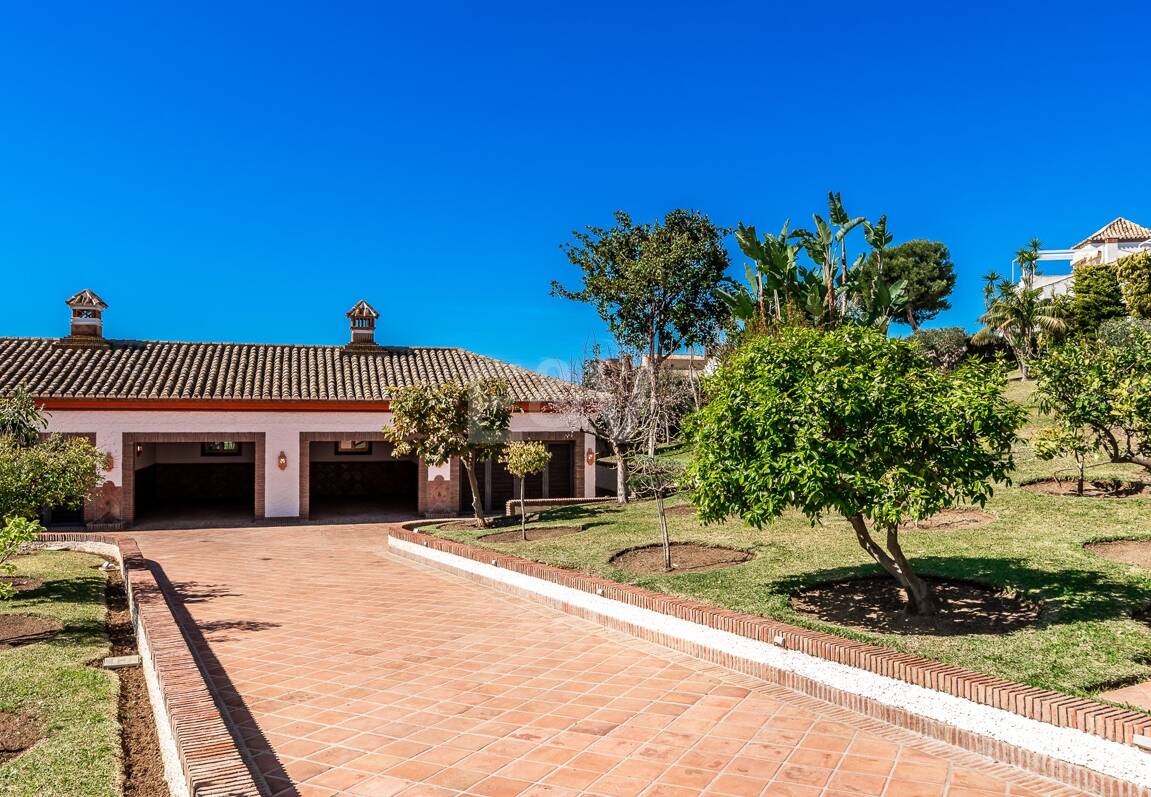 Andalucian mästerverk i Las Chapas Playa nära stranden