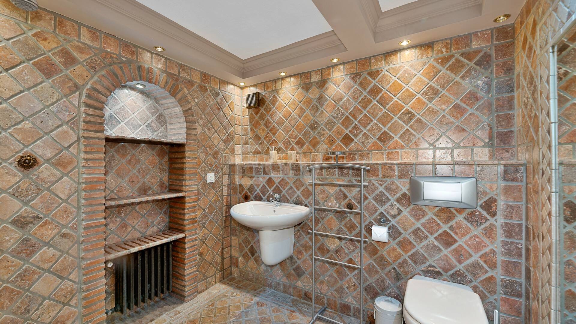 Chef-d'œuvre andalou à Las Chapas Playa près de la plage