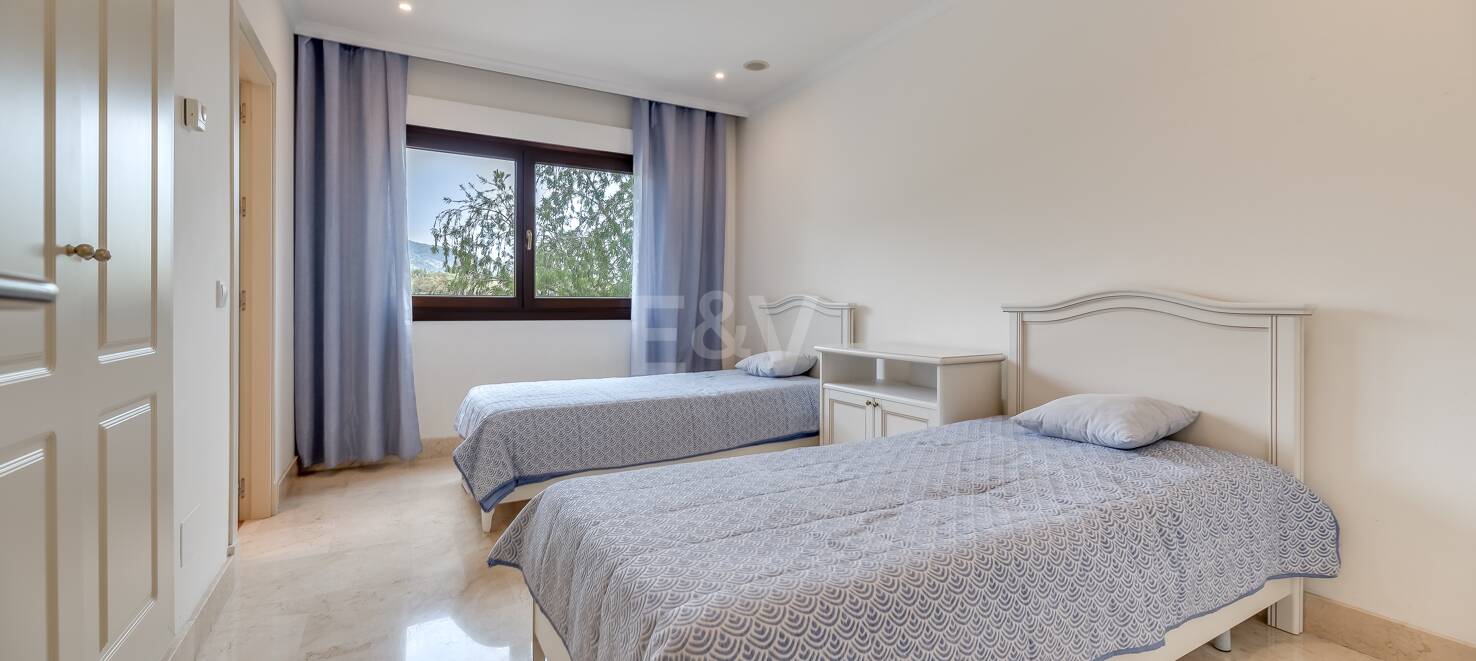 Eckwohnung in der prestigeträchtigen Urbanisation von Lomas del Rey