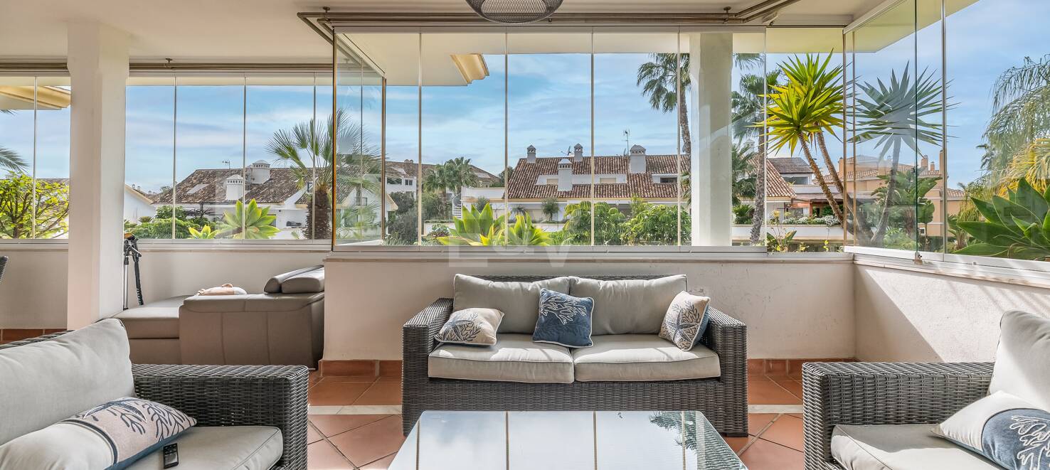 Eckwohnung in der prestigeträchtigen Urbanisation von Lomas del Rey
