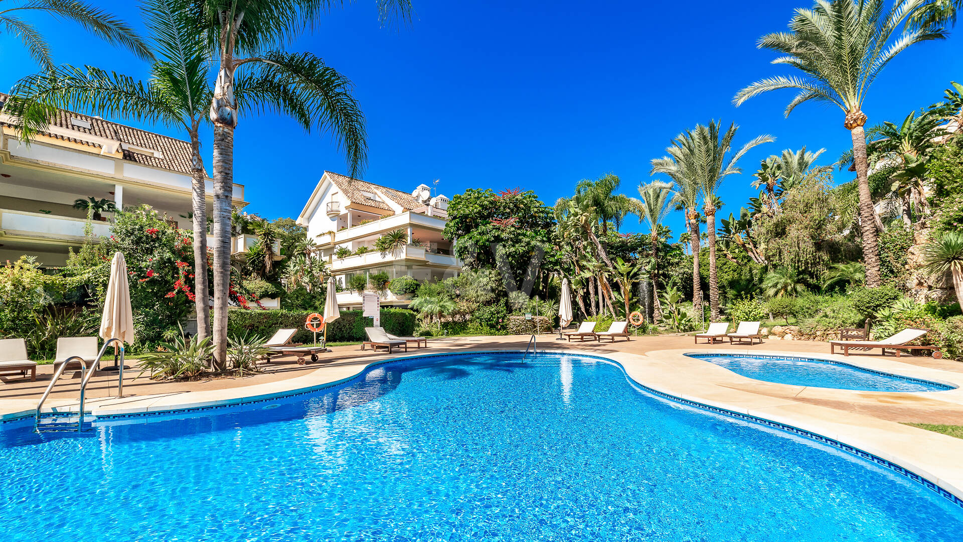 Eckwohnung in der prestigeträchtigen Urbanisation von Lomas del Rey