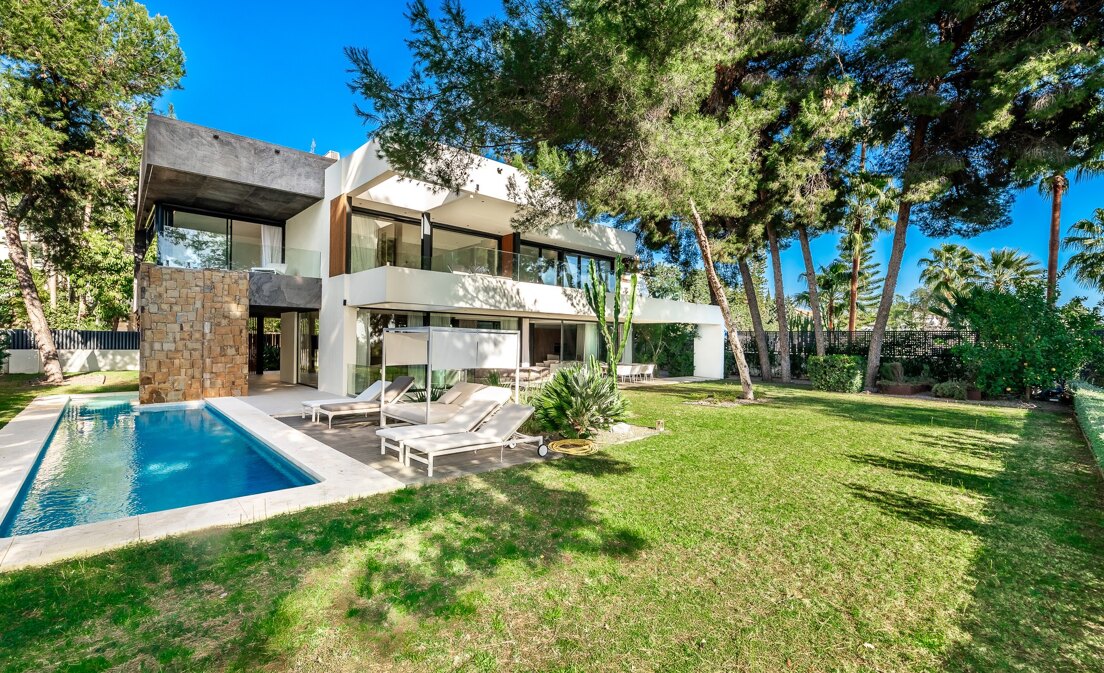 Elegante villa de estilo contemporáneo en excelente zona residencial