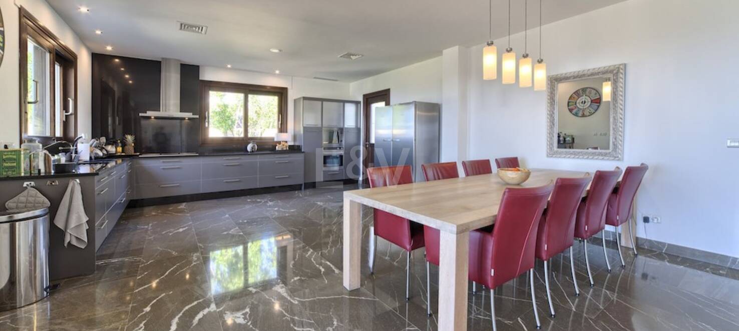 Spektakuläre Villa in Los Flamingos Golf