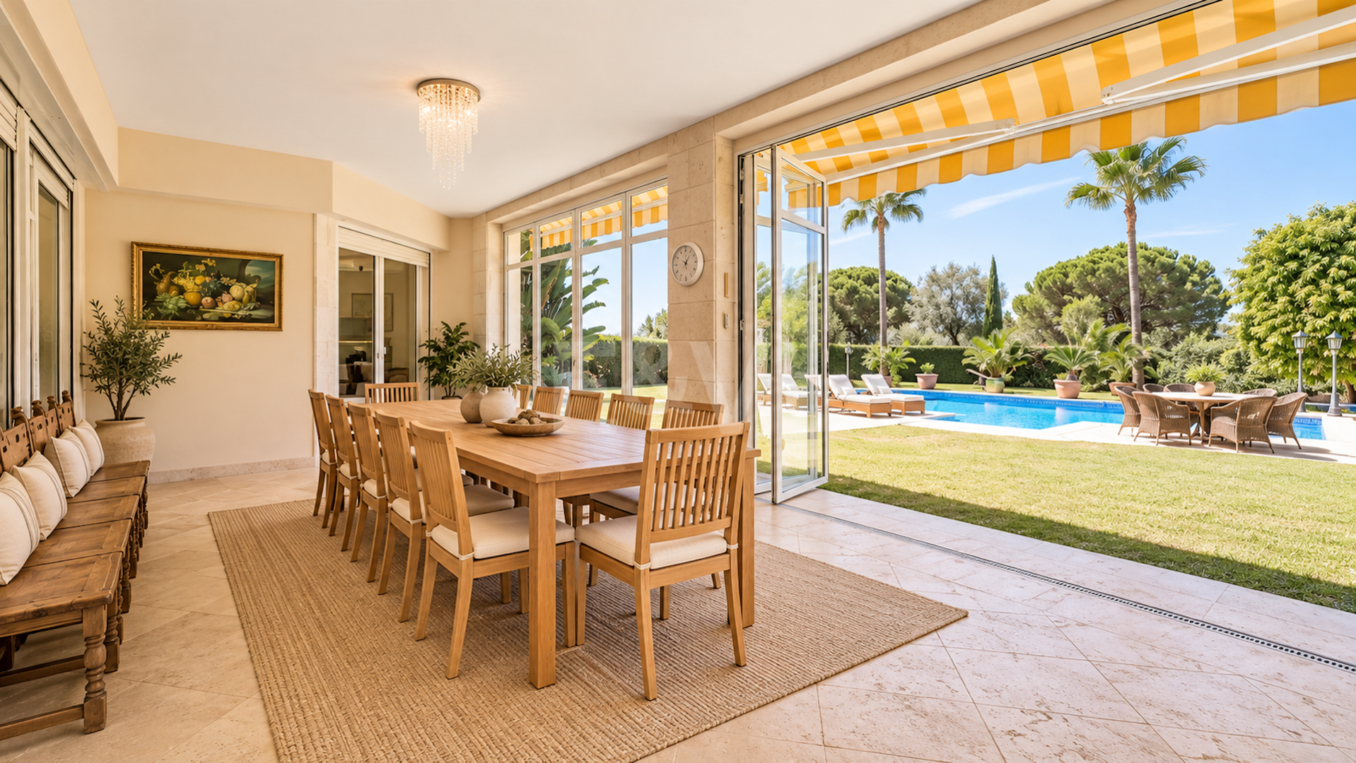 Impressive Villa with Expansive Gardens and Sea Views in El Rosario