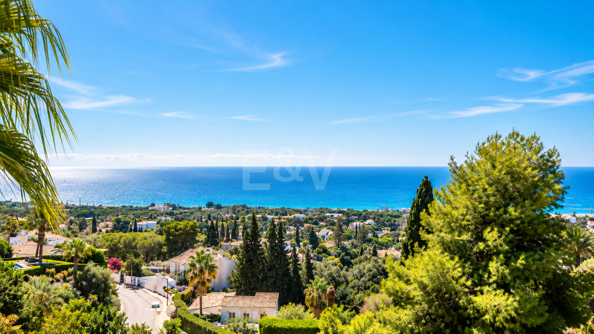 Impressive Villa with Expansive Gardens and Sea Views in El Rosario