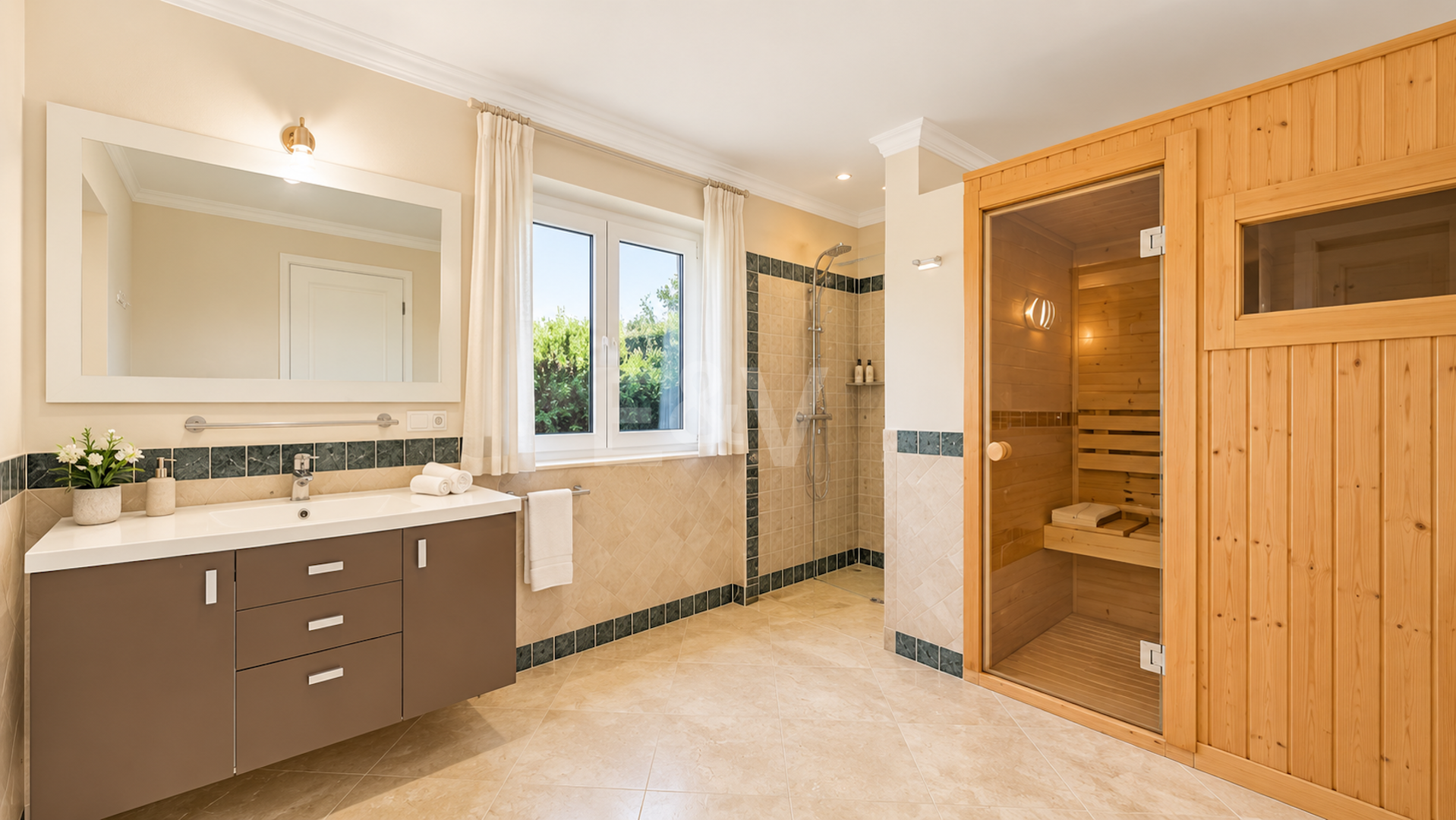 Impressive Villa with Expansive Gardens and Sea Views in El Rosario