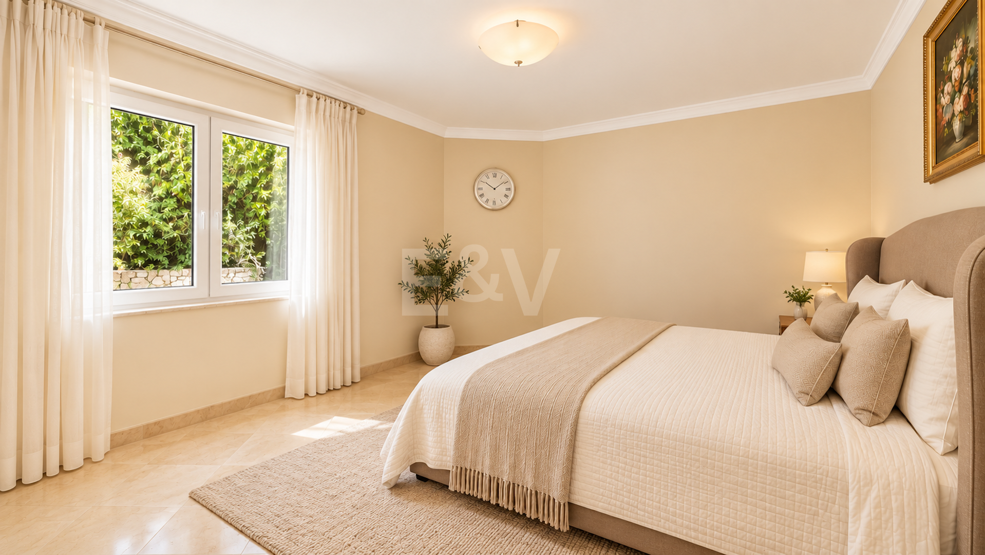 Impressive Villa with Expansive Gardens and Sea Views in El Rosario