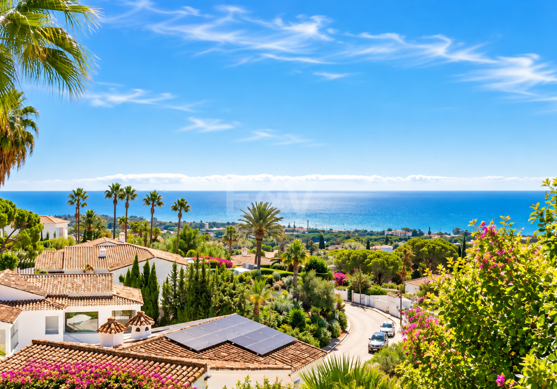 Impressive Villa with Expansive Gardens and Sea Views in El Rosario