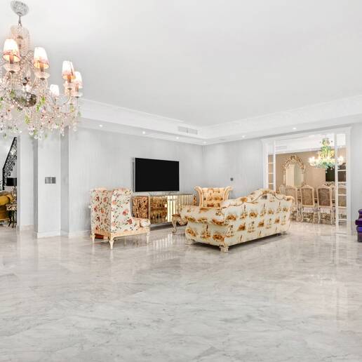 Elegant Classic Villa med öppen havsutsikt på en stor tomt i Cascada de Camoján