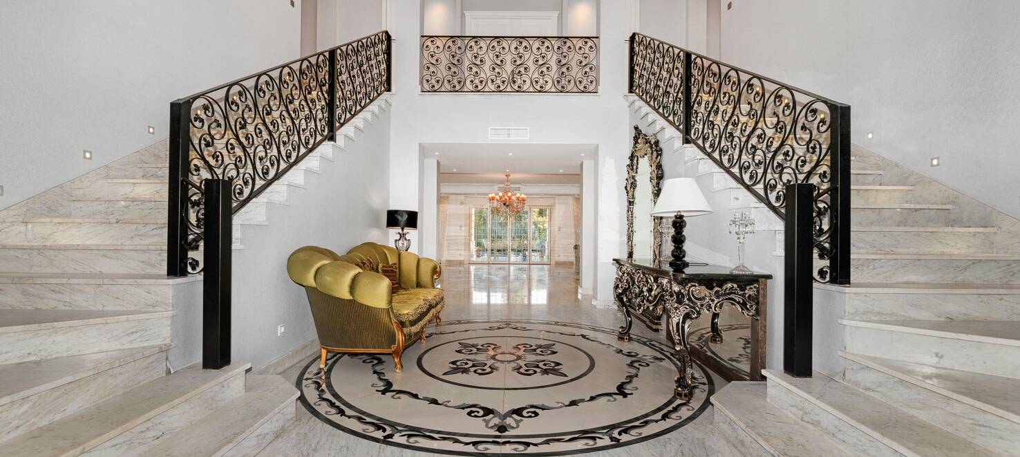 Stunning Classic Villa of Recent Construction in Cascada de Camoján