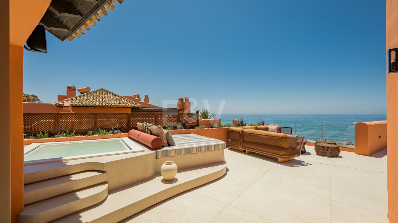 Penthouse de plage en première ligne de luxe à Los Monteros