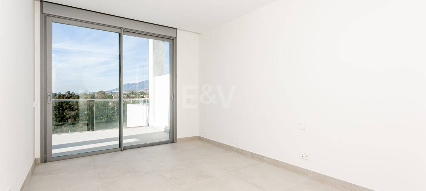 Modern San Pedro de Alcántara New Townhouses Nära Guadalmina Golf Golf Golf