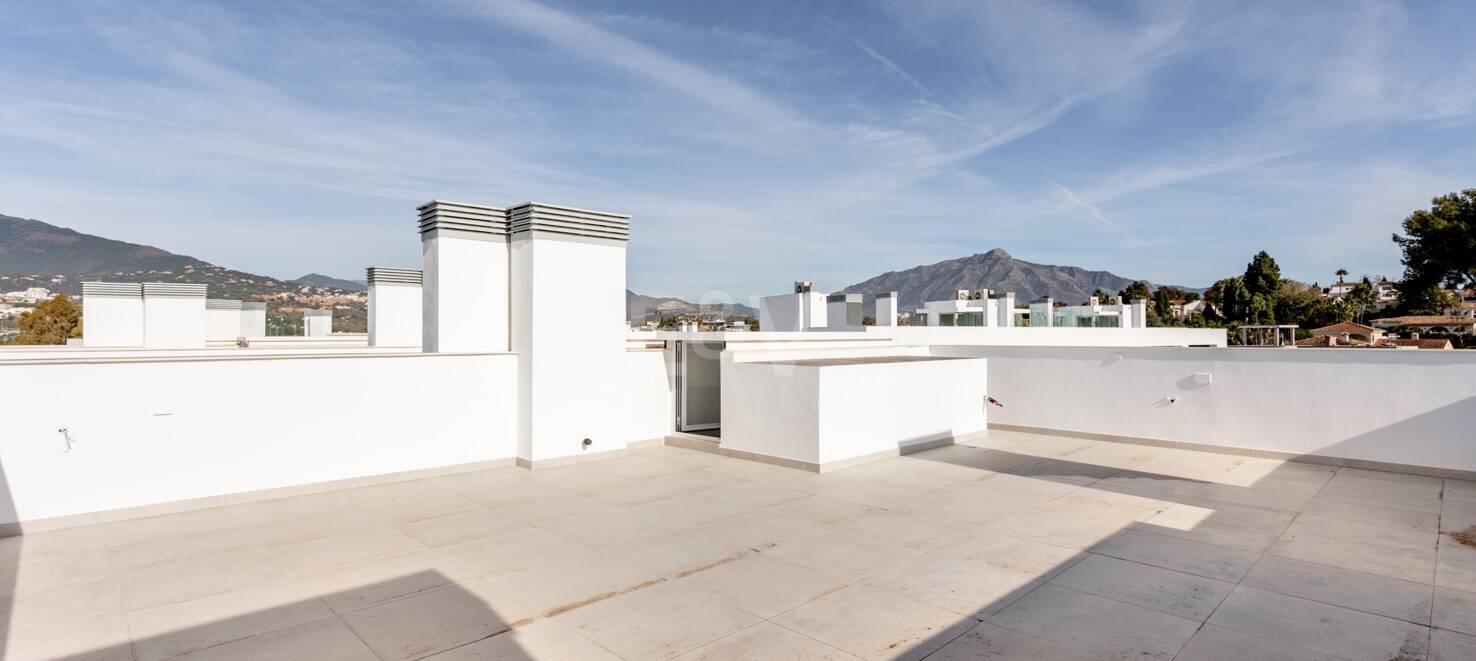 Modern San Pedro de Alcántara New Townhouses Nära Guadalmina Golf Golf Golf