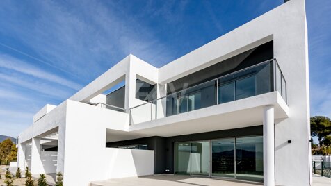 Nuevas Casas Adosadas Modernas en San Pedro de Alcántara Cerca del Campo de Golf de Guadalmina