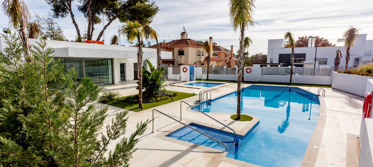 Modern San Pedro de Alcántara New Townhouses Nära Guadalmina Golf Golf Golf