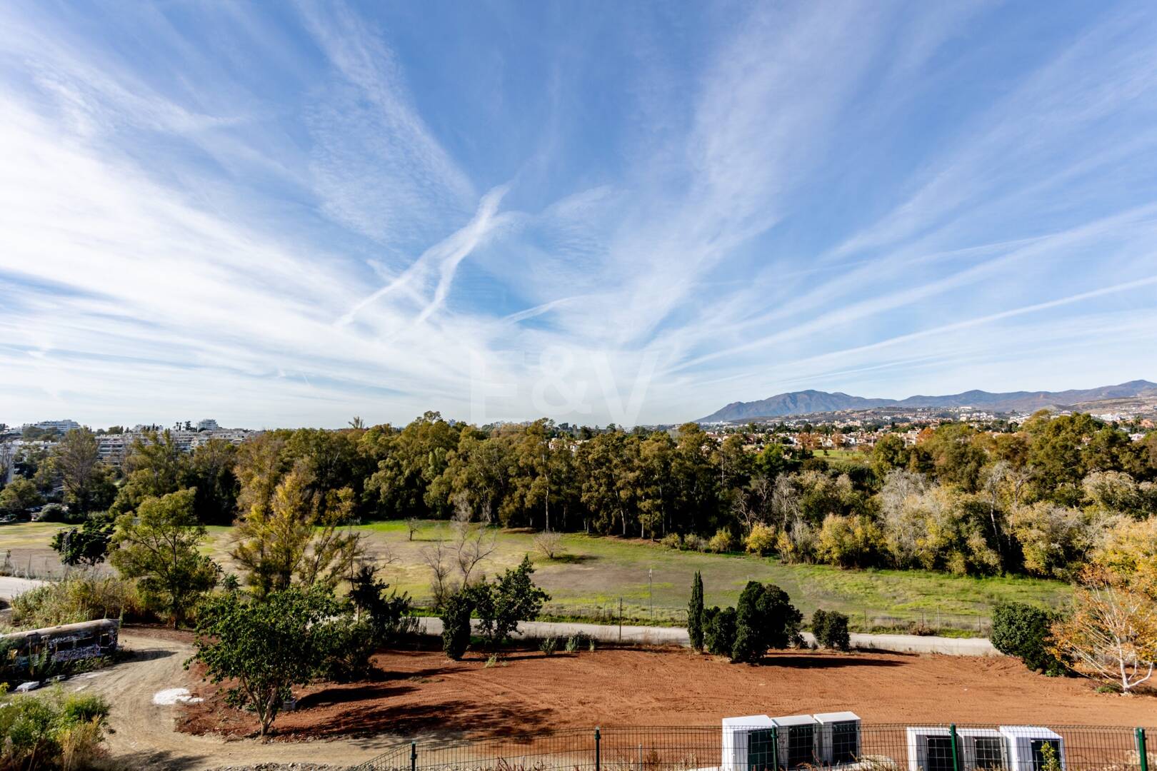 Nowoczesne San Pedro de Alcántara New Township Niedaleko Guadalminy Golf