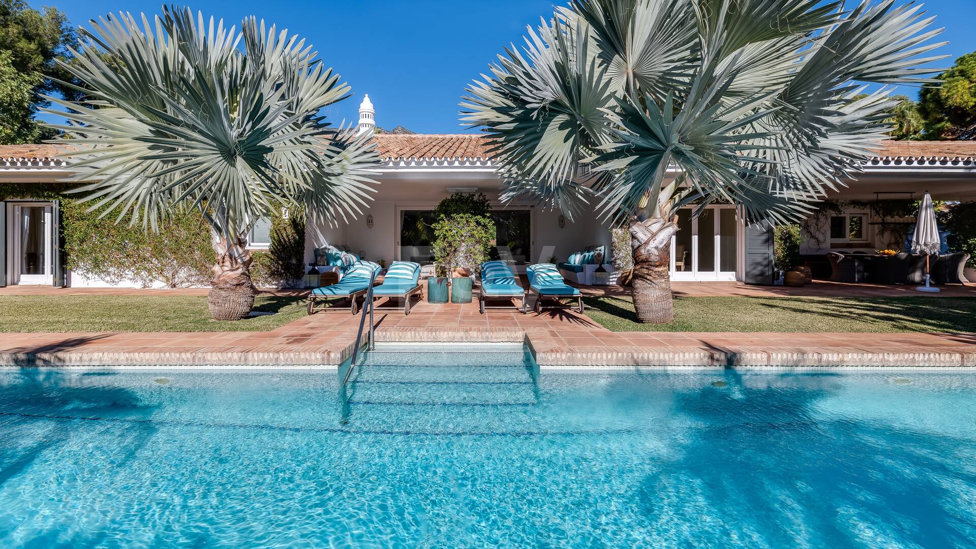 Wunderschöne klassische Villa in Nagüeles