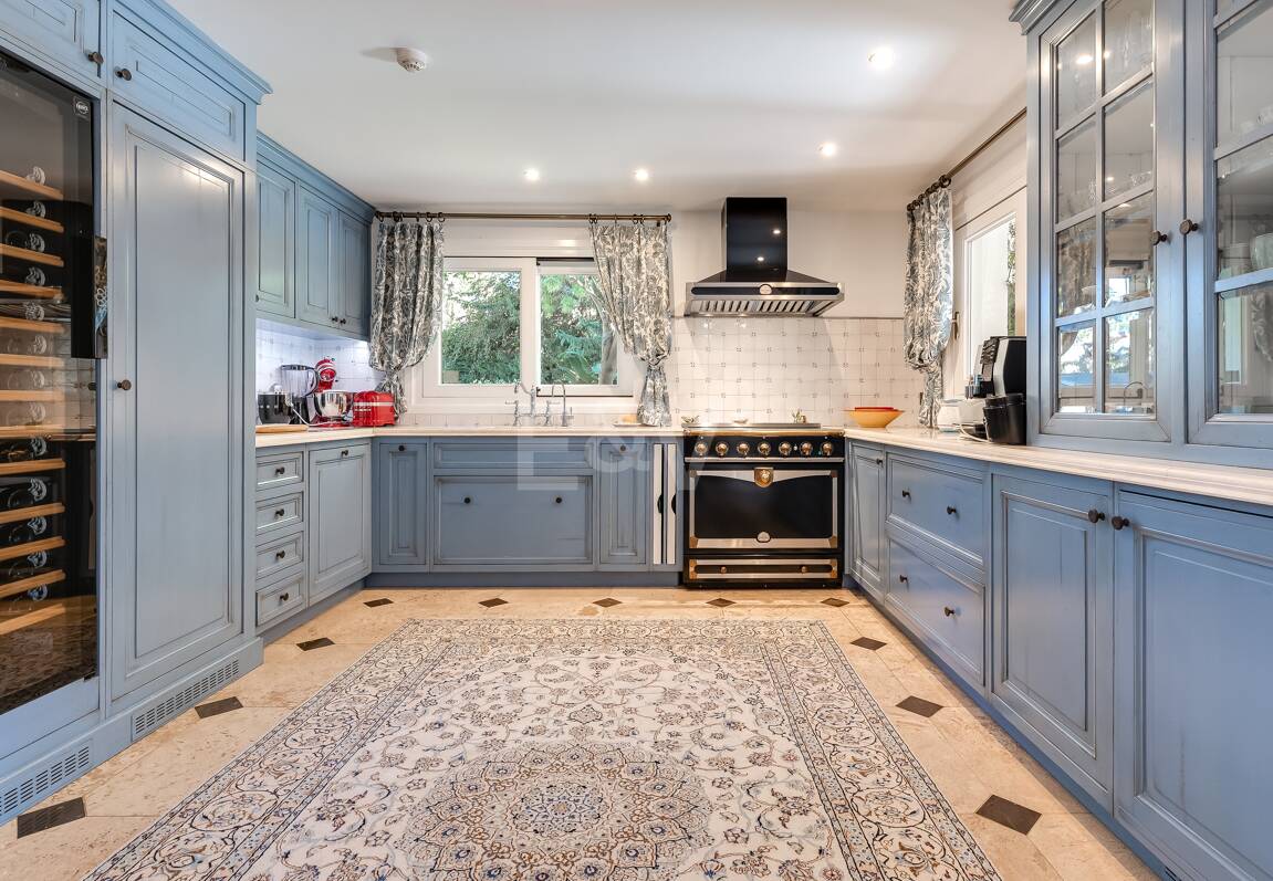 Magnificent Classic Villa i Nagüeles