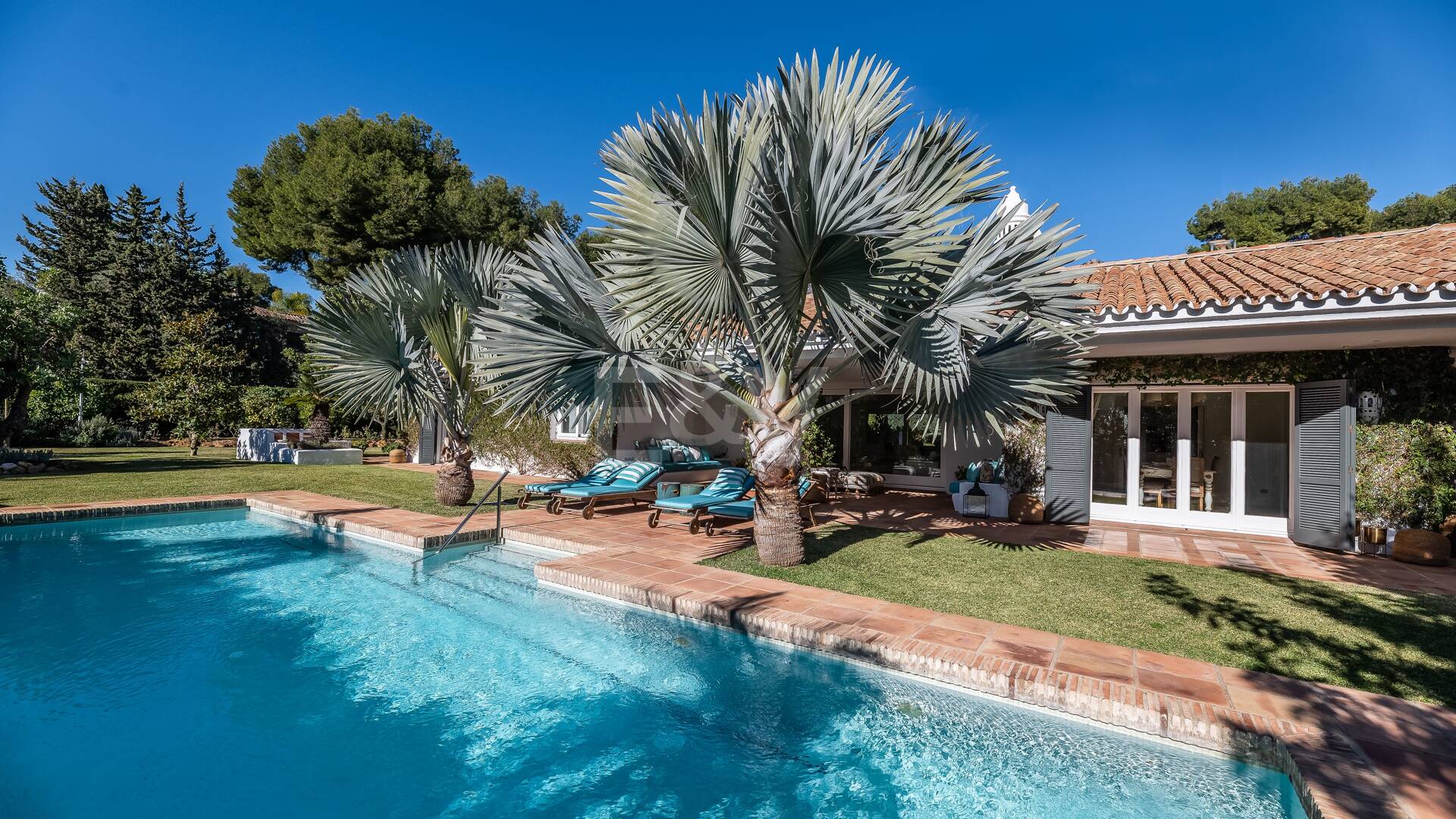 Wunderschöne klassische Villa in Nagüeles