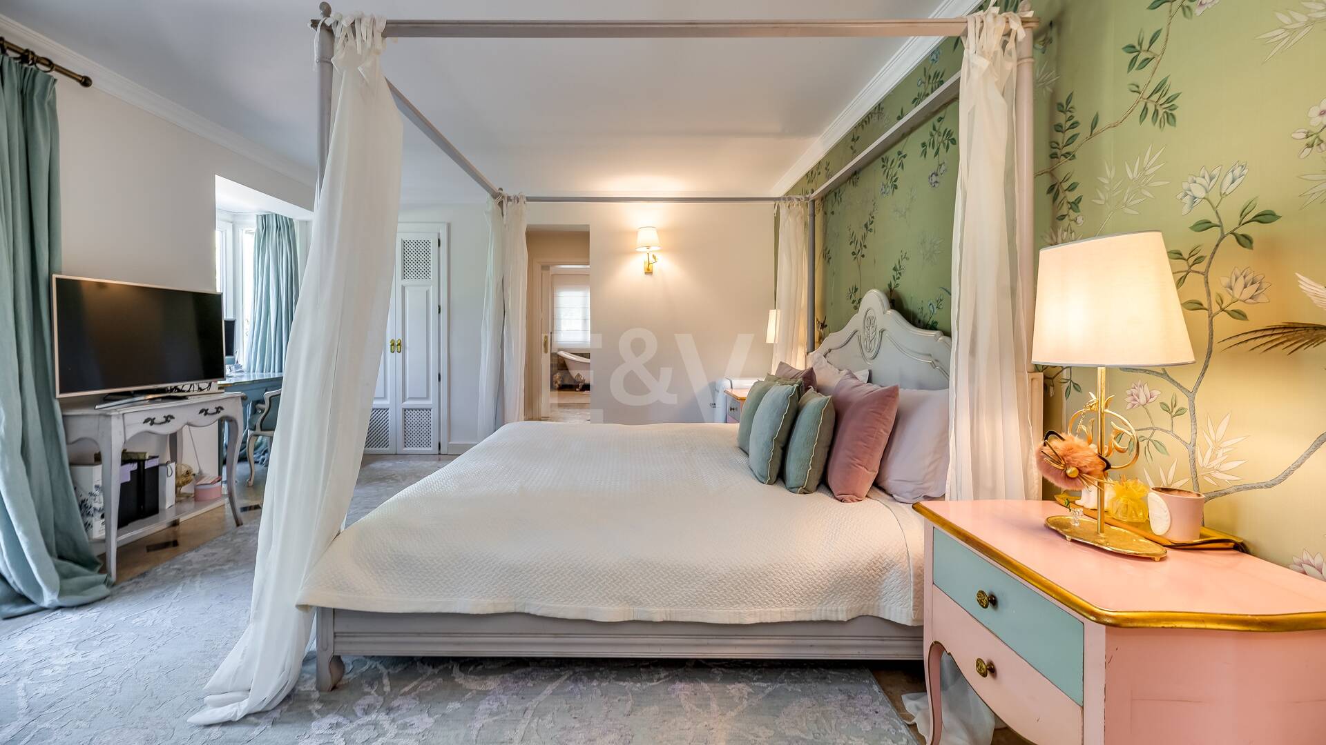 Wunderschöne klassische Villa in Nagüeles