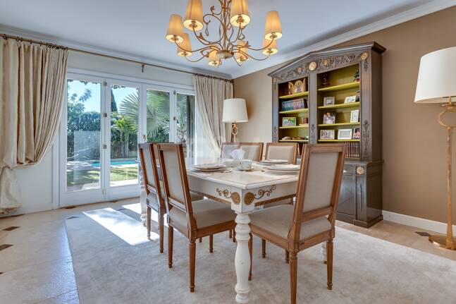 Magnificent Classic Villa i Nagüeles